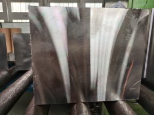 Stampo di <span class=keywords><strong>plastica</strong></span> laminata a caldo/forgiata <span class=keywords><strong>in</strong></span> acciaio 1.2436 acciaio piatto barra nera o acciaio piatto fresato con superficie luminosa - Product Image 5