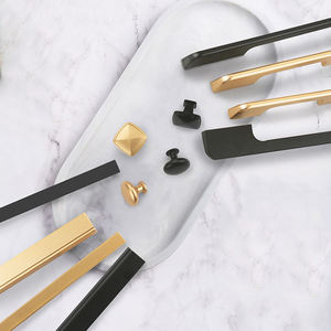 Poignées <span class=keywords><strong>de</strong></span> meubles Poignées <span class=keywords><strong>de</strong></span> penderie en aluminium massif pour armoires <span class=keywords><strong>de</strong></span> cuisine Poignées pour armoires et tiroirs - Product Image 3