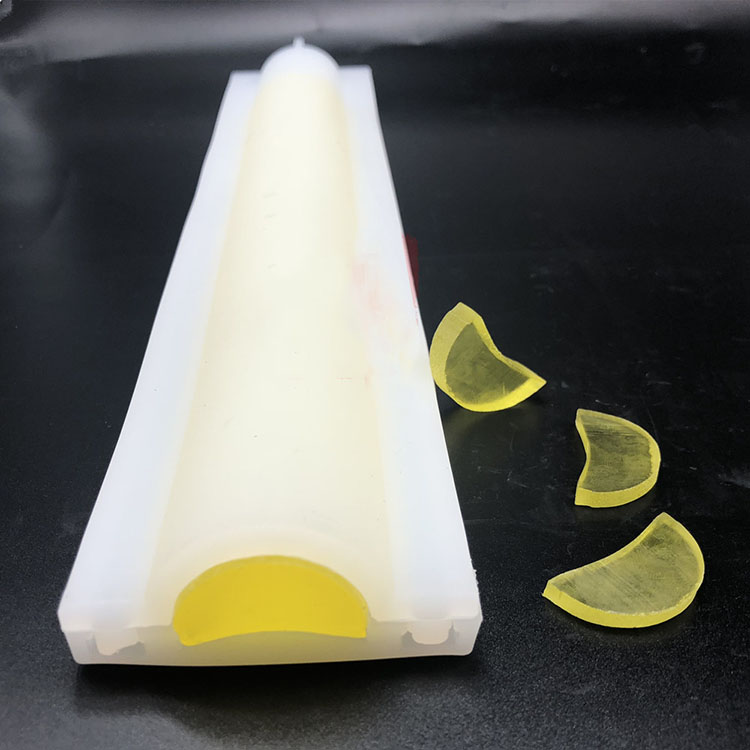 moule à tube de lune