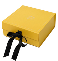 Caja de Regalo Magnética Plegable de Lujo en Dorado Metálico con Interior Negro para Vino Premium y Estuche de Regalo Profesional