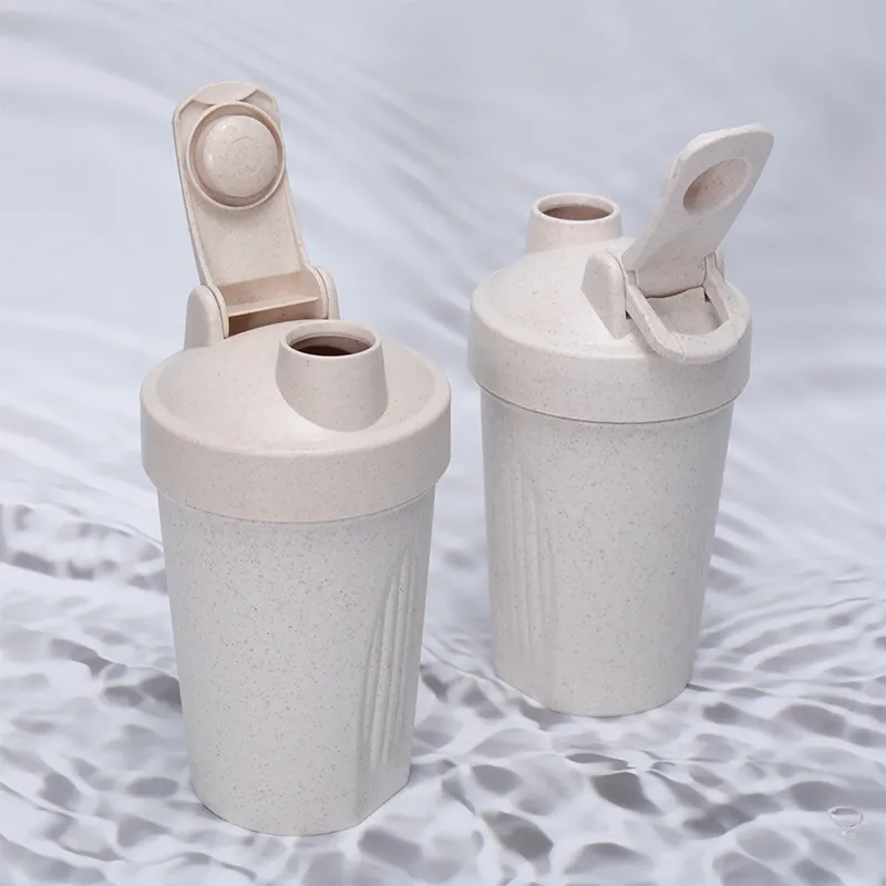Alta qualità di plastica paglia di grano sport bottiglia d'acqua 400ML palestra Shaker bottiglia con palla Mixer