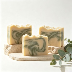 Savon Artisanal au Suif de Bovins Élevés en Pâturage avec Logo Personnalisé, Procédé à Froid, Huiles Naturelles, Hydratant Visage et Corps, Pour Tous Types de Peau - Product Image 3