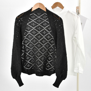 Chal de punto acrílico ligero y hueco para mujer, de color liso, tipo poncho, ideal para el verano, venta al por mayor - Product Image 4