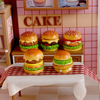 Nouvelles figurines miniatures de hamburgers réalistes en résine pour maison de poupée, modèle alimentaire pour cuisine, fête des Mères, Noël