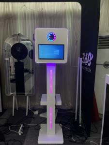 Photobooth Numérique Matrix en Métal Blanc avec Écran LCD, Boîtier Glam <span class=keywords><strong>Bot</strong></span> Dlsr, LED et Filtre Glam pour <span class=keywords><strong>Photo</strong></span> en Plein Air - Product Image 4