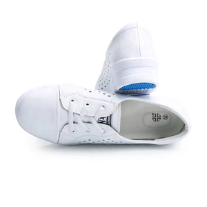 Scarpe da donna in pelle bianca traspirante Versatile con foro scarpe da lavoro leggere per la fabbrica di alimenti - Product Image 2