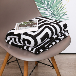 2026 <strong>Blanket</strong> Supplier Custom Wholesale Minimalism Contrast <strong>Black</strong> White Geometric Knit Jacquard <strong>Throw</strong> <strong>Blanket</strong> - Product Image 1