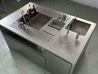 SIMEINO XMN Bar-1800 Custom 1.8m Hitam Stainless Steel Multi-Stasiun Meja Bar Bawah Counter Pulau Tengah untuk Layanan Koktail/Minuman