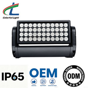 Luz de Cabeza Móvil COMET 44IP 44X15W RGBW 4IN1 LED Matrix WASH con Luz de Colores, IP65, Entrada/Salida PowerCON TRUE1 - Product Image 1