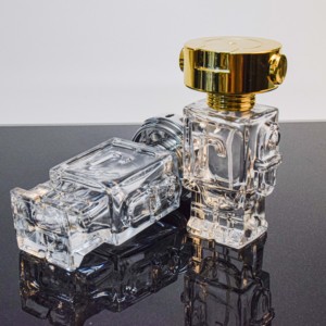 Modelo de <span class=keywords><strong>robot</strong></span> reciclable Botella de <span class=keywords><strong>perfume</strong></span> transparente Botella de cosméticos en aerosol Botella de <span class=keywords><strong>perfume</strong></span> 30ml 50ml - Product Image 2