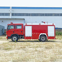 Camions de pompiers forestiers Sinotruk Howo neufs 4x2 personnalisés avec canon à eau et système de mousse