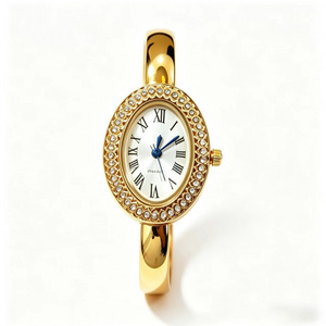 Montre-bracelet de luxe rétro sertie de diamants, de petite taille, au design minimaliste et épuré, avec un mouvement à quartz, offrant un style unique et exclusif. - Product Image 3