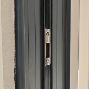 Ventana Corredera Vertical de Aluminio Impermeable Deioux Hurricane con Doble Vidrio, Ventanas Correderas Verticales de Una o Dos Hojas - Product Image 5