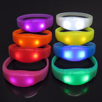 Bracelet LED activé par le son, contrôlé par la musique, bracelet lumineux à commande vocale, bracelet clignotant pour les célébrations de mariage