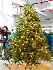 Nuove decorazioni artificiali eco-friendly per l'<span class=keywords><strong>albero</strong></span> <span class=keywords><strong>di</strong></span> <span class=keywords><strong>natale</strong></span> <span class=keywords><strong>di</strong></span> alta qualità per uso domestico con luci a LED in piedi <span class=keywords><strong>di</strong></span> abete rosso <span class=keywords><strong>di</strong></span> alta qualità - Product Image 3