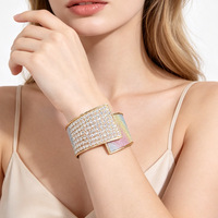 Bracelets en alliage de zinc pour femmes, style européen et américain vintage, polyvalents, légers et luxueux, ornés de cristaux et de strass en forme d'éventail