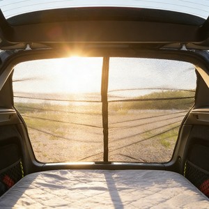 Cubierta Magnética Personalizada para Maletero Trasero de Coche, con Protección Solar y Mosquitera, para Viajes al Aire Libre y Camping, en Poliéster Negro - Product Image 3