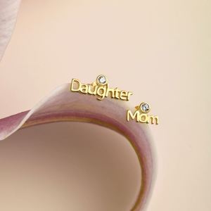 Bijoux Dylam Individuality, cadeaux pour la fête des mères, hypoallergéniques, argent S925 rhodié, boucles d'oreilles à lettres alphabet pour maman et fille - Product Image 5