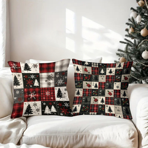 Noel patchwork yastıkları, şenlikli tatil desenleri ve sıcak mevsimlik bir atmosferle rahat oturma odasını süslüyor. - Product Image 3