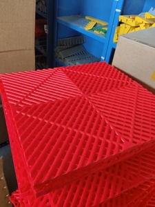 <b>Plastic</b> Floor Tiles Colorful New Materials Eco Friendly Race Deck Red and green Garage <b>Flooring</b> Tiles - Product Image 4