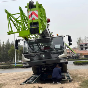 Zoomlion ZTC550V Truck <b>Crane</b> 42000kg Capacity 2 Person Cab Green and Gray Body - Product Image 2