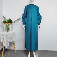 Robe Plissée Décontractée LE2260 Haut de Gamme Élégante à Fleurs Tridimensionnelles pour Femme, Niche Ample Amincissante Effet Pendentif