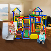 Cadre d'Escalade Montessori pour Enfants en Plastique, Aire de Jeu Intérieure avec Échelle, Mur d'Escalade, Balançoire et Toboggan