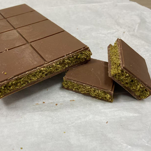 Gâteau aux pistaches croustillant de haute qualité, fait à la main, saveur pistache, vente en gros de chocolat de Dubaï - Product Image 2