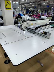 Máquina de Coser Automática con Cabezal Giratorio de 360 Grados YBAO, Máquina de Coser Industrial CNC con Patrones - Product Image 2