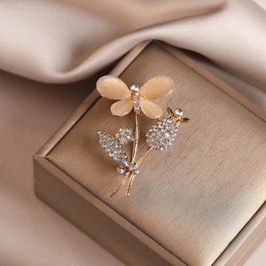 Broches en cristal de luxe, broches vintage plaquées or, bijoux de mode pour femmes, broche pour mariage, cadeaux de mariage, broche bijou - Product Image 4