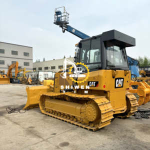 รถดันดิน CAT D5K ของแท้จากญี่ปุ่น มือสอง รถดันดินตีนตะขาบสำหรับงานหนัก เครื่องจักรกลเคลื่อนย้ายดิน Caterpillar มือสอง สภาพ 90% ใหม่ - Product Image 3