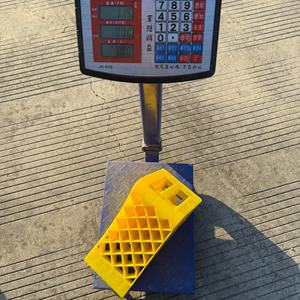 射出成形ハンドル付き車輪止め - Product Image 3