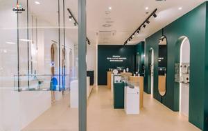 Vitrine à bijoux en verre sur mesure avec éclairage LED, présentoir de luxe pour centre commercial, bijouterie et design d'intérieur - Product Image 3