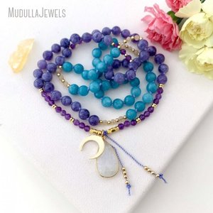 MN34600 สร้อยประคำอเมทิสต์ 108 เม็ด พระแม่แห่งปัญญา พร้อมจี้พระจันทร์เสี้ยวและหยดน้ำ  สำหรับโยคะและการทำสมาธิ - Product Image 1
