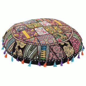 Coussin de sol en coton patchwork indien Khambadiya fait main de couleur noire avec pompons à prix avantageux - Product Image 1