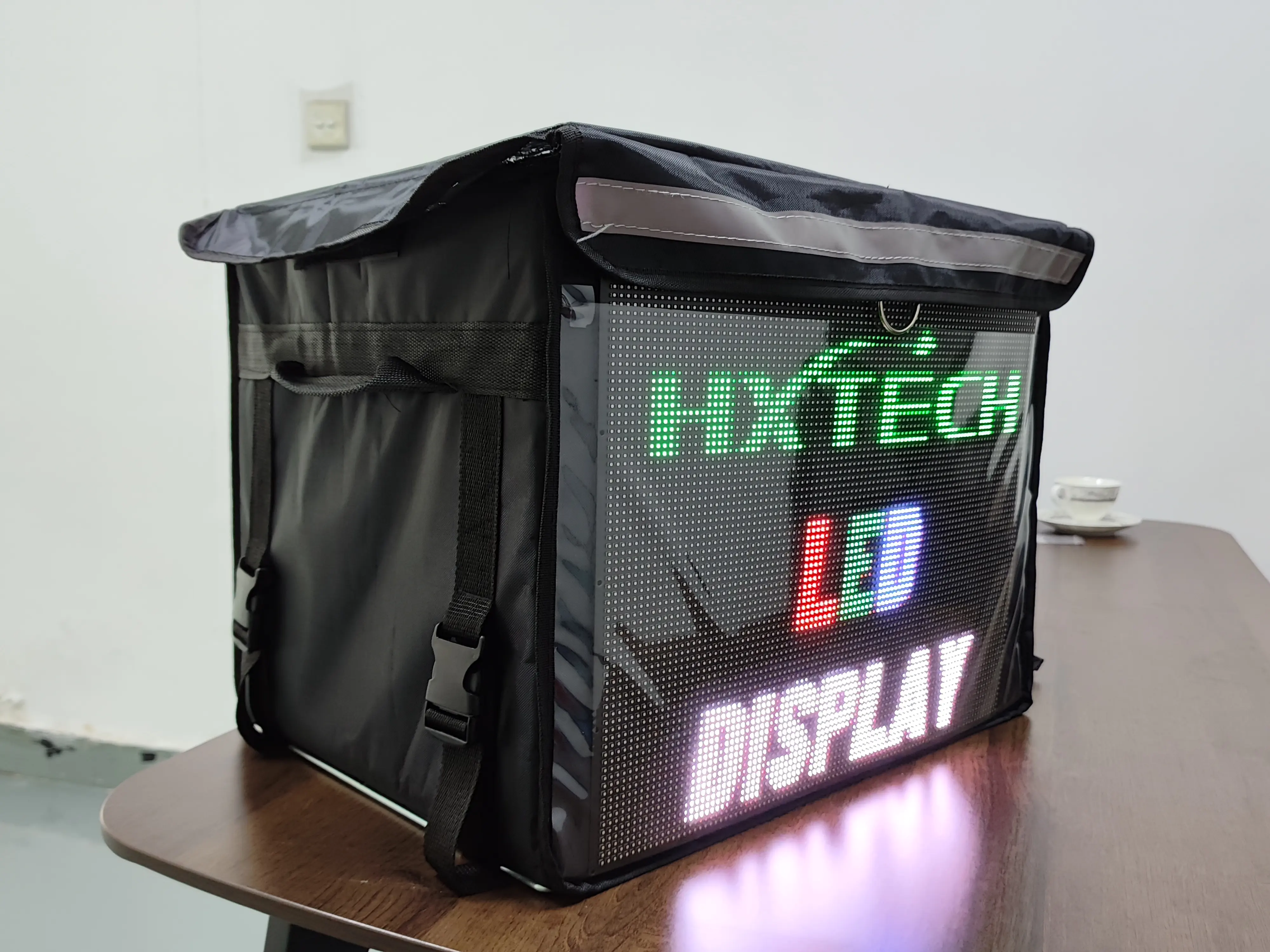 10 colori disponibili scatola di consegna per bici a LED in plastica 2023 scatola di consegna per alimenti in tessuto oxford impermeabile