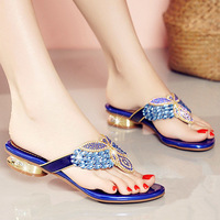 Sandales plates d'été pour femmes, style bohème, à clip, pour la plage et les vacances en bord de mer, avec strass effet diamant
