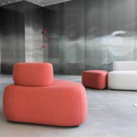 Canapé de bureau Chesterfield moderne et durable en tissu, confortable, sectionnel, avec base en métal, pour salon et salle d'attente