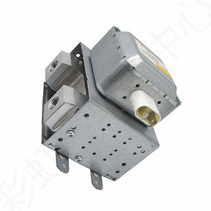 Magnétron Witt 11,4 cm x 3,5 cm 1 kW refroidi à l'eau pour pièces de fours à micro-ondes commerciaux - Product Image 3