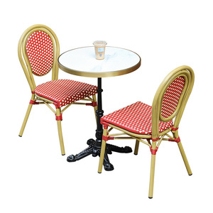 Ensemble de chaises de jardin en rotin avec table ronde, style français, mobilier d'extérieur durable, utilisation sur sol dur - Product Image 1