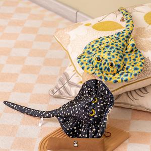 Peluche de pez raya realista al por mayor, peluche suave para patines, juguete de peluche de raya, decoración del hogar, leopardo realista, raya - Product Image 2