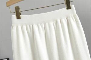 Ensemble deux pièces décontracté en tricot, nouvelle mode automne-hiver 2025, pull ample et jupe à motif uni - Product Image 6