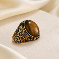 Bague en Acier Inoxydable Unisexe avec Motif Sculpté Vintage et Pierre Naturelle – Design Personnalisé