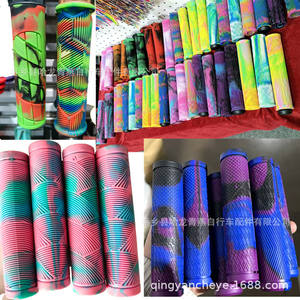 Poignées de guidon de vélo 22,2 mm, colorées, antidérapantes, souples, pour VTT - Product Image 1