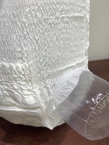 Pantalons de <span class=keywords><strong>couche</strong></span> pour adultes à absorption élevée de <span class=keywords><strong>nuit</strong></span>, imperméables, non tissés, jetables, en stock, vente en gros pour la coopération de marque - Product Image 5