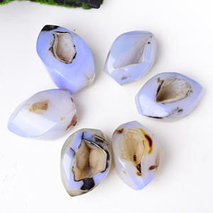 Vente en gros de décorations en agate bleue de haute qualité, quartz de guérison Feng Shui, géode, artisanat de qualité supérieure pour la décoration de la maison - Product Image 4