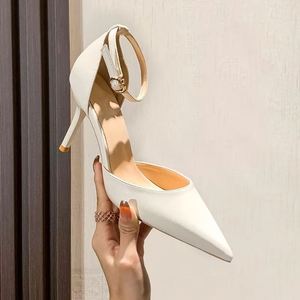 Sandalias de tacón alto de PU hechas a mano para mujer, talla grande 43, con punta hueca, tacón fino y correa al tobillo, para el verano 2024 - Product Image 3