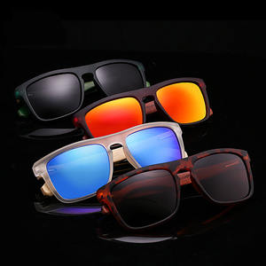 Lunettes de soleil en <span class=keywords><strong>bambou</strong></span> naturel GR8002 pour hommes, lunettes de soleil en bois de zèbre, lunettes de soleil polarisées, verres rectangulaires, lunettes de conduite UV400 - Product Image 2