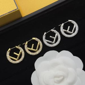 Orecchini a Cerchio di Tendenza Placcati Oro 18K con Lettera CC e Diamanti Grandi Orecchini di Design in Ottone <span class=keywords><strong>Gioielli</strong></span> di Marca Popolare per <span class=keywords><strong>Donna</strong></span> - Product Image 3