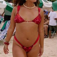 Bikini micro pour femme, marque privée, personnalisé, imprimé floral rouge, avec breloque dorée, à nouer, triangle froncé, string, sexy, pour la plage